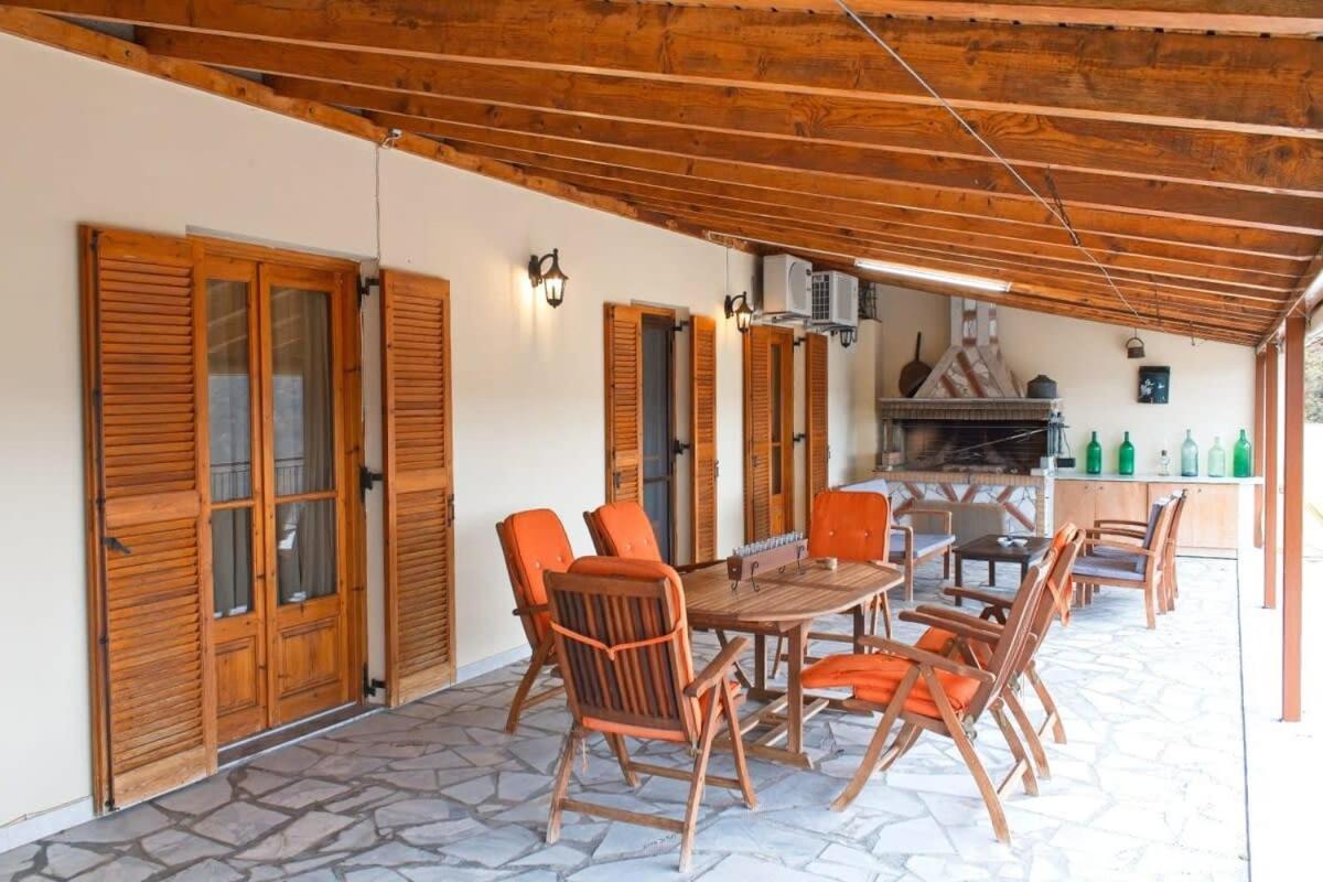 Forest Cosy House - Lagkadia Amazing View מראה חיצוני תמונה